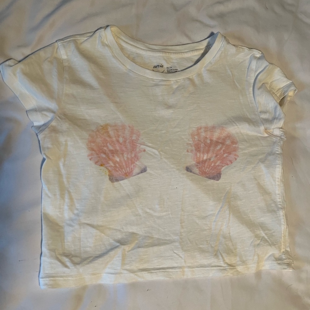 Woman’s Aerie shell top extra small